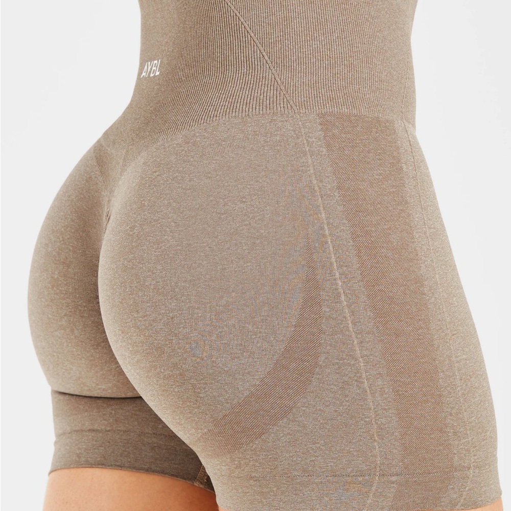 EMPOWER SEAMLESS SHORTS